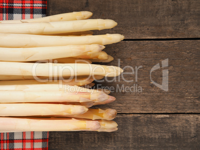 Frischer weißer Bio Spargel