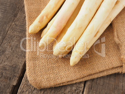 Organic white asparagus