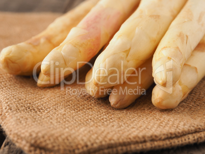 Organic white asparagus