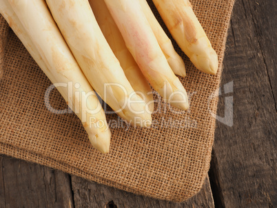 Organic white asparagus