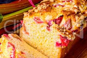 brioches with rhubarb, strawberry and streusel