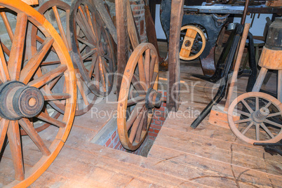 Carpenter's shop, Wheelwright for the manufacture of wooden whee