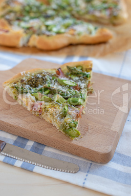 Spargel Pizza