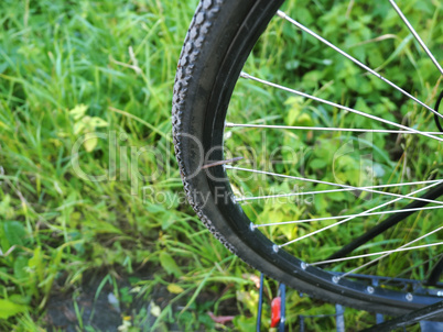 the puncture of the bike, replacing the camera on the bike, the hole in the wheel