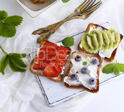 three French toasts with cottage cheese