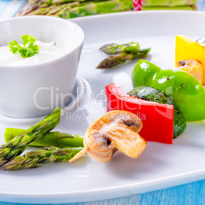 vegetable shashlik vegetarian with yogurt garlic sauce.