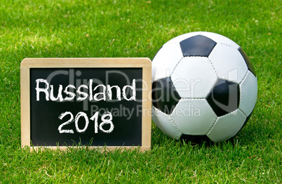 Fußball mit Kreidetafel Russland 2018