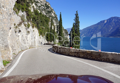 Cabrio fahren am Gardasee in Italien