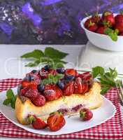 Cheesecake of cottage cheese and fresh strawberries