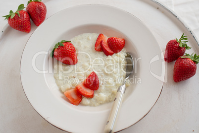 Vanille Milchreis mit Beeren