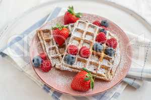 Waffeln mit Beeren