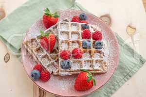 Waffeln mit Beeren