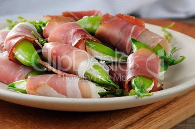 Snack of peas and ham