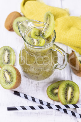 Kiwi smoothie with fresh fruits