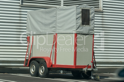 Horse transport trailer
