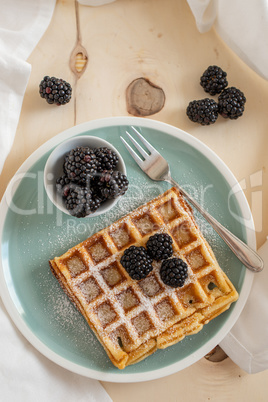 Waffeln mit Beeren