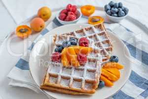 Waffeln mit Beeren