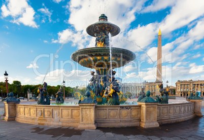 Parisian Fountain de Mers