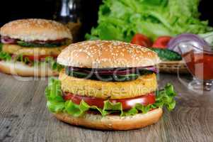 A simple and tasty dish of chickpeas or Nut Burger.