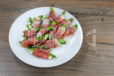 Snack of peas and ham