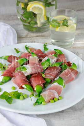 Snack of peas and ham