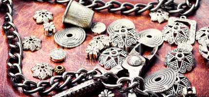 Jewelry and bijouterie