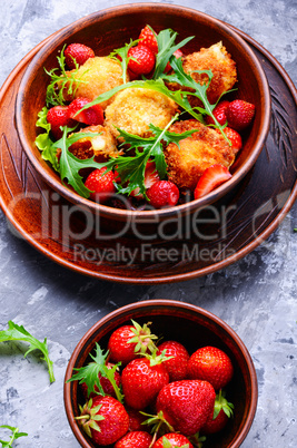 Salad with strawberry and fried cheese