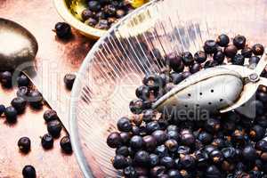 Pile of dry juniper berries