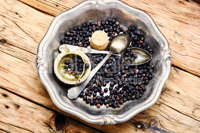 Pile of dry juniper berries