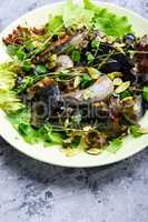 Vegetarian salad with mushrooms