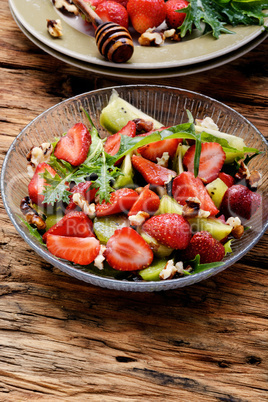 salad with strawberry