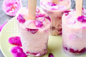 Sundae with taste of rose