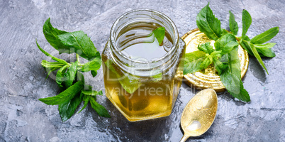 Jam from fresh spearmint