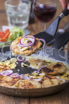 Bayerische Knödelgröstl mit Eiern