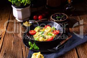 rustic spinach tortellini with cheese and cocktail cocktail toma