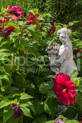 Garden detail with fortuna sculpture