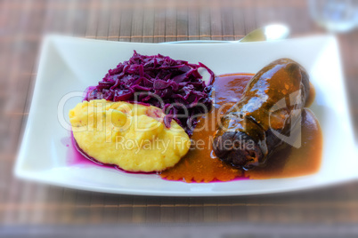 Roulades with red cabbage