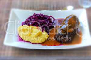 Roulades with red cabbage