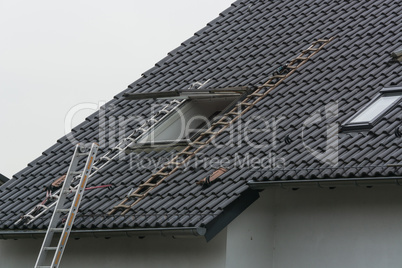 Roofing contractor builds roof windows