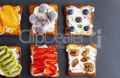 French toasts with soft cheese and fruits
