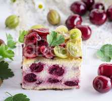 cake made from cottage cheese and cherries