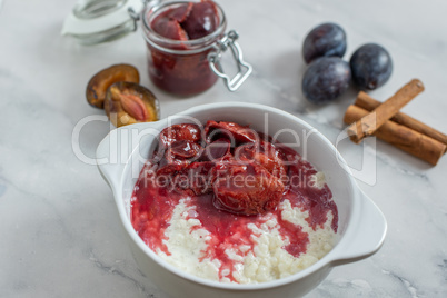 Milchreis mit Zwetschgenröster