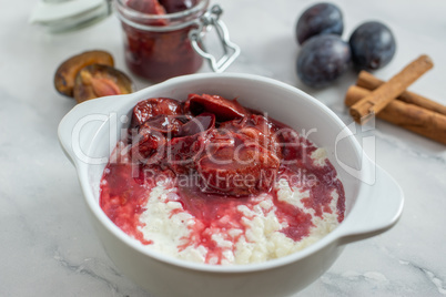 Milchreis mit Zwetschgenröster