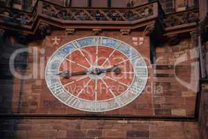 Uhr am Freiburger Münster