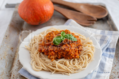 Spaghetti mit Kürbis Bolognese