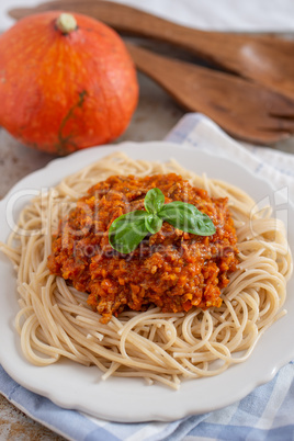 Spaghetti mit Kürbis Bolognese