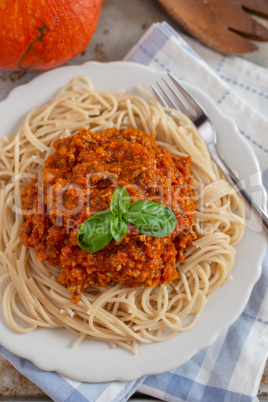 Spaghetti mit Kürbis Bolognese