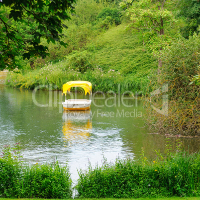 Picturesque lake and boats for walking.