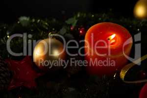 Christmas red circle candles with gold ball