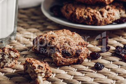Oatmeal Cookie with Raisin